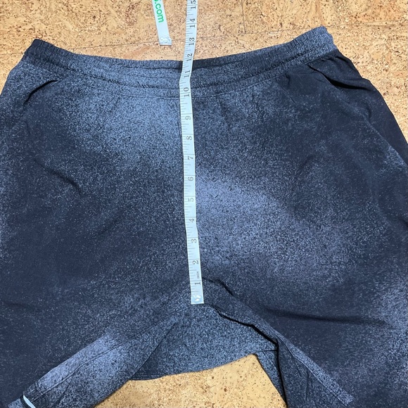 Lululemon Men’s Pace Breaker 9” Shorts In Ocean Spray Ice Grey Black Sz XL - Picture 13 of 16